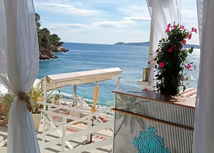 Apartment Bohemian Style And Luminous Balcony *