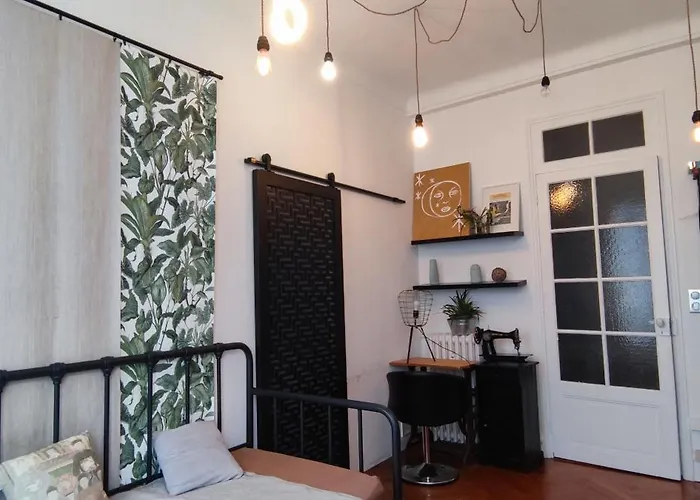 Bohemian Style And Luminous Balcony Appartamento