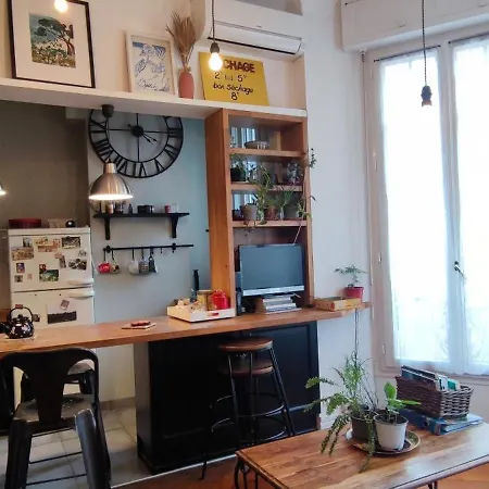 Apartament Bohemian Style And Luminous Balcony